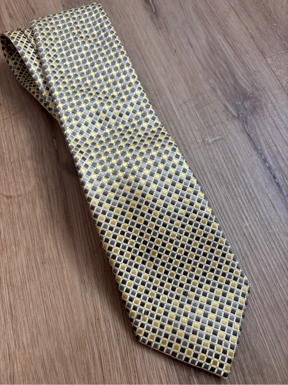 Donald J Trump Mens Yellow Black Patterned Tie